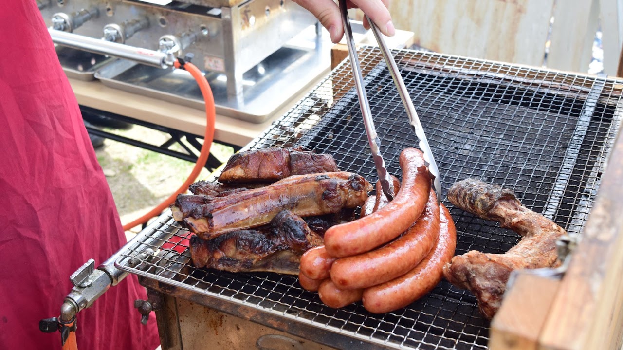 自家製ソーセージの試食販売